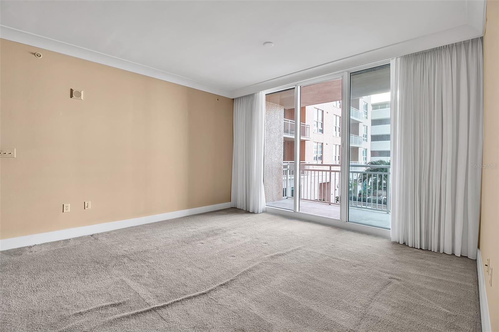 A4674555 Property Photo