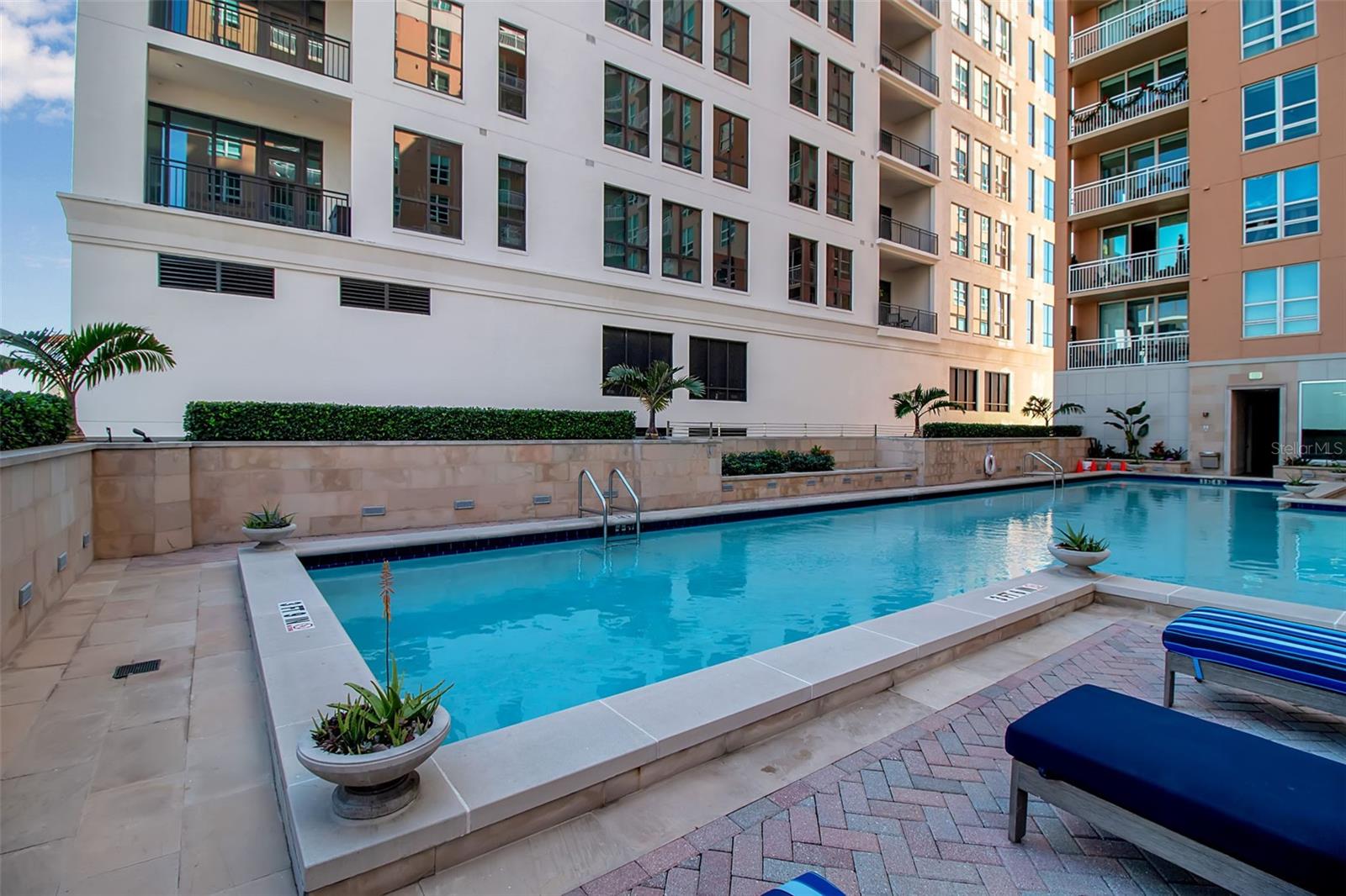 A4674555 Property Photo