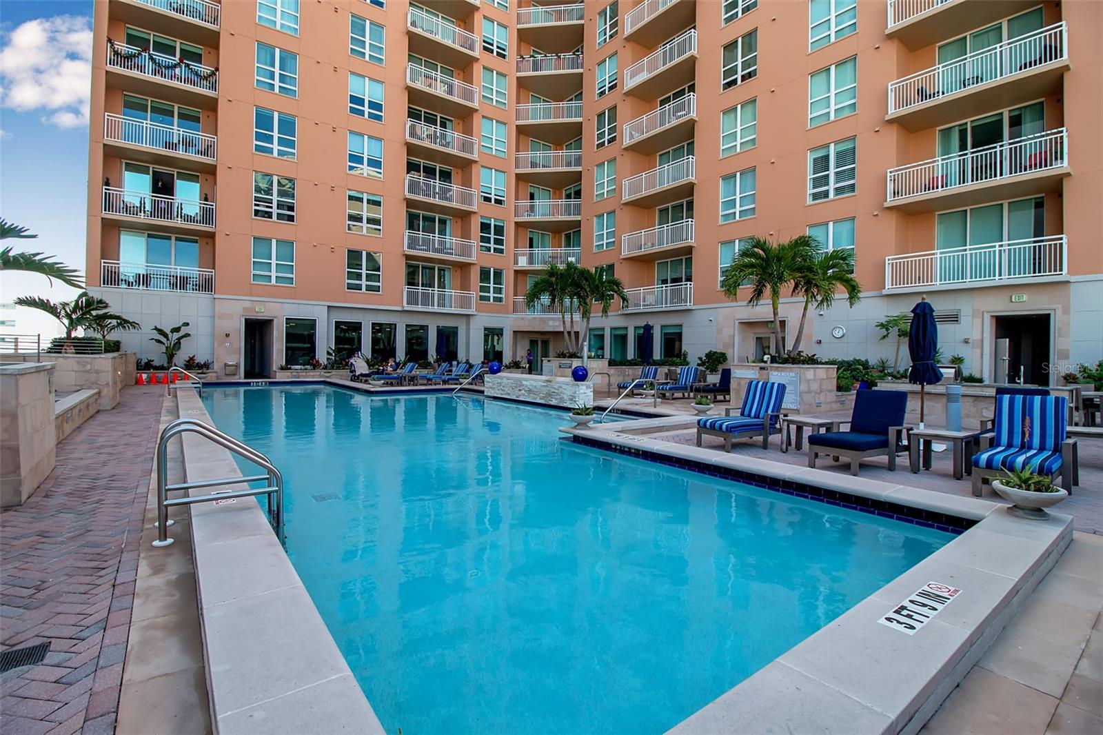 A4674555 Property Photo