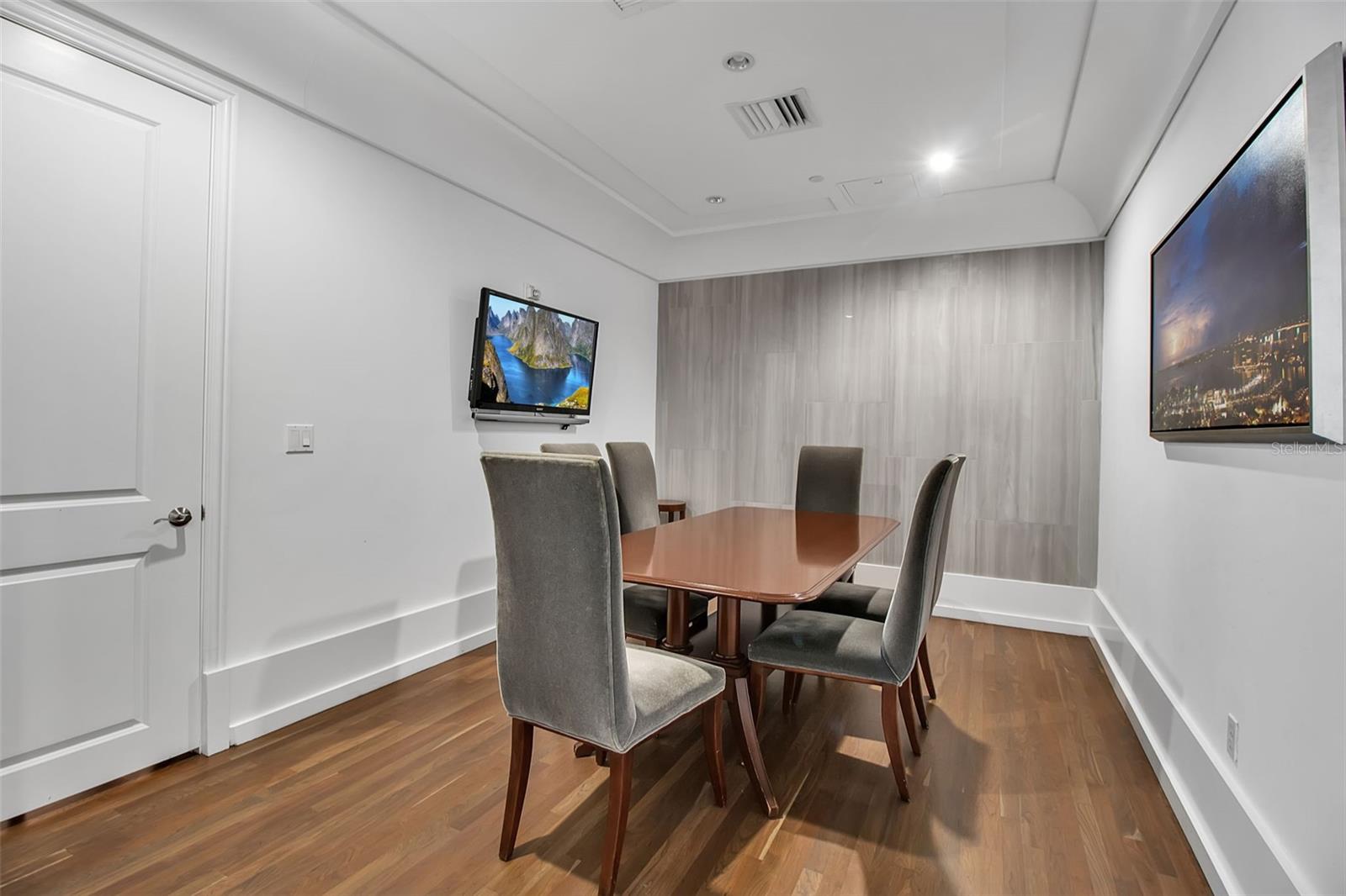 A4674555 Property Photo