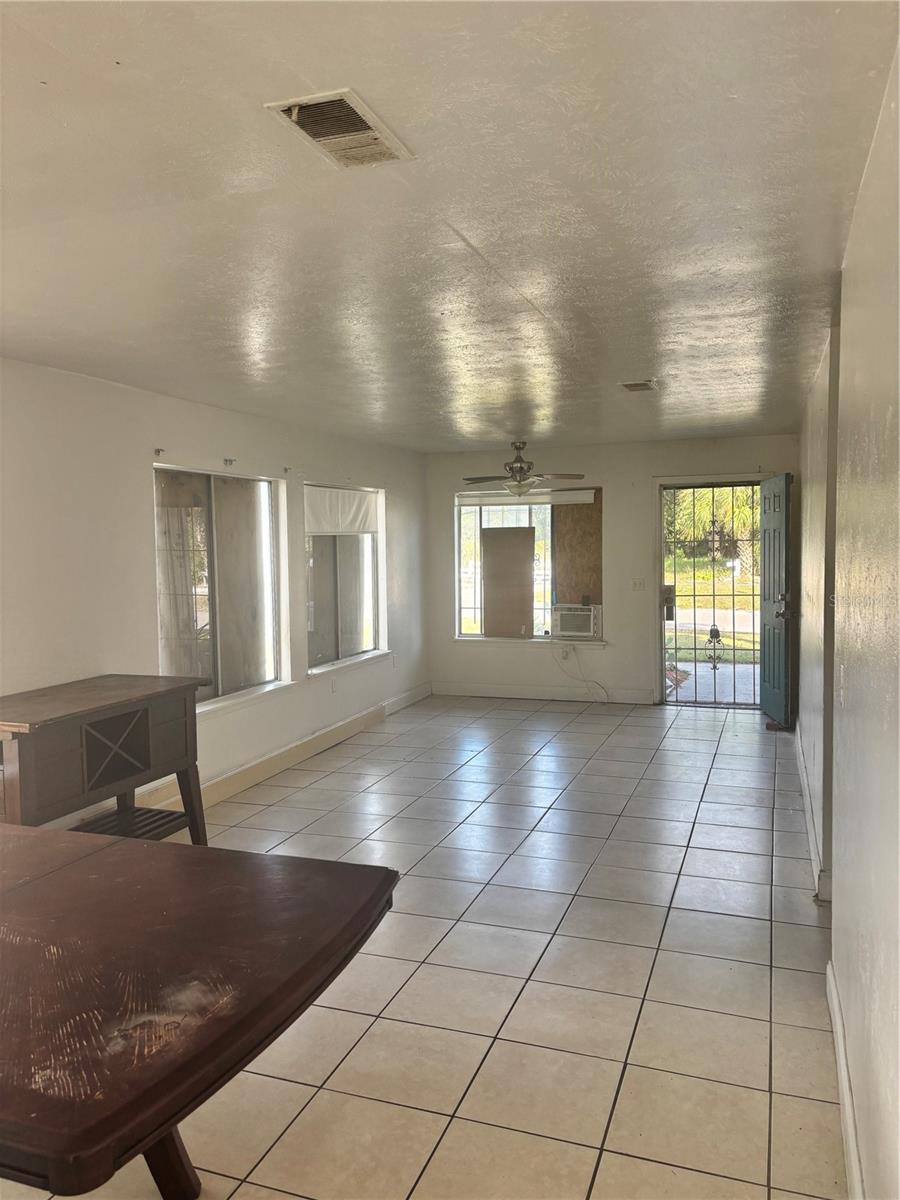 P4937230 Property Photo