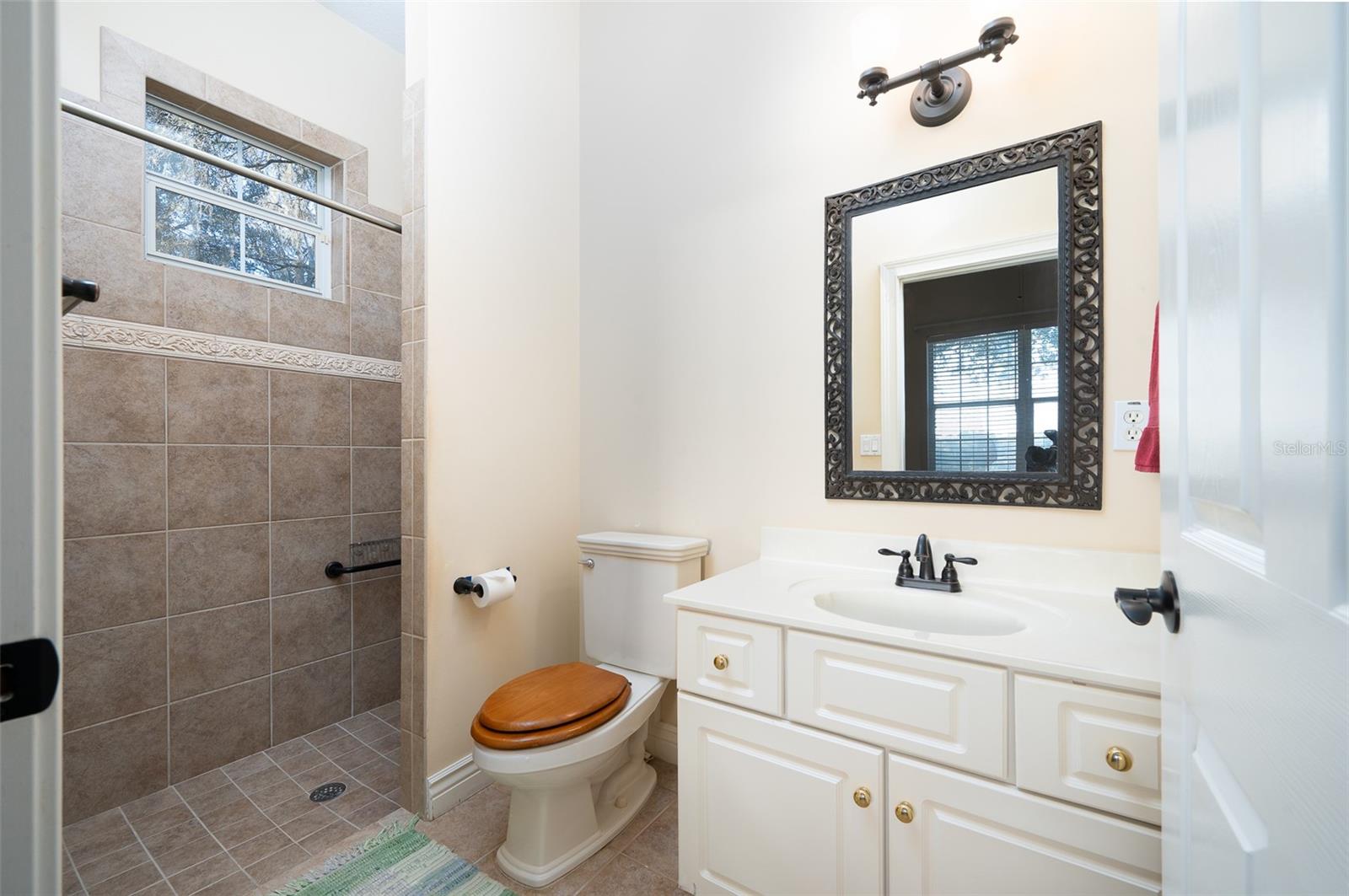 OM714730 Property Photo