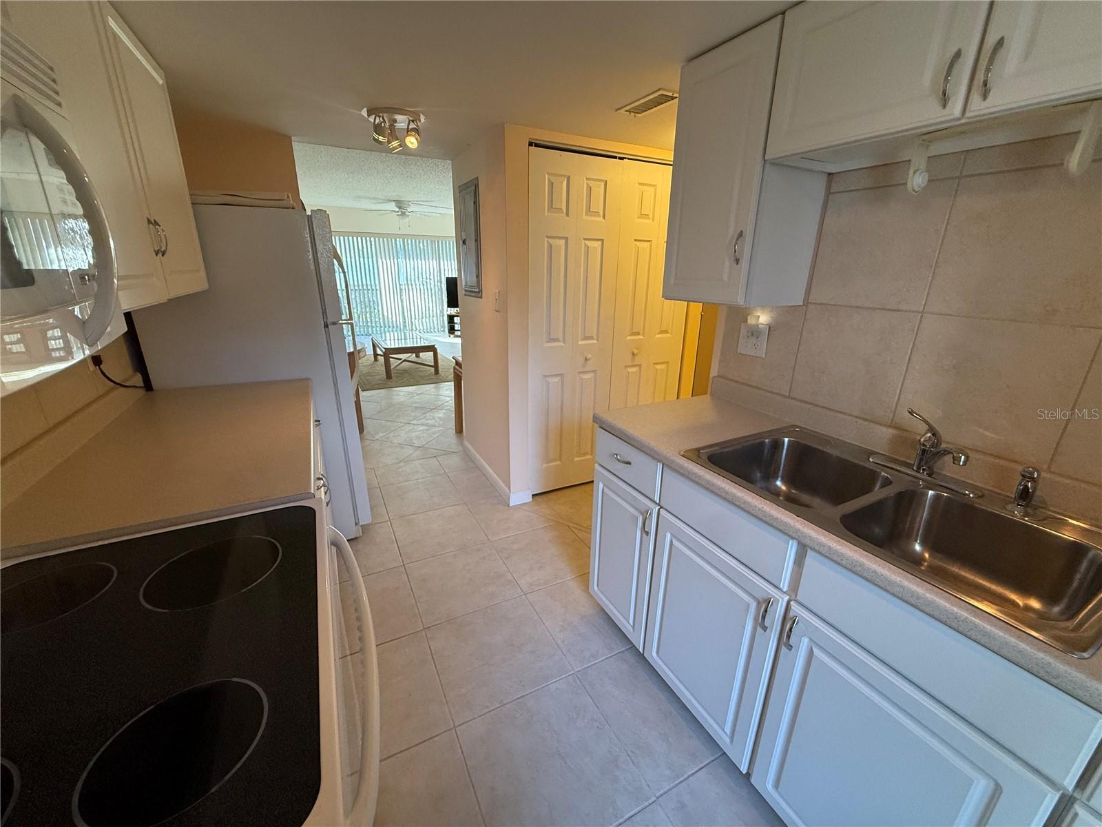 TB8454740 Property Photo