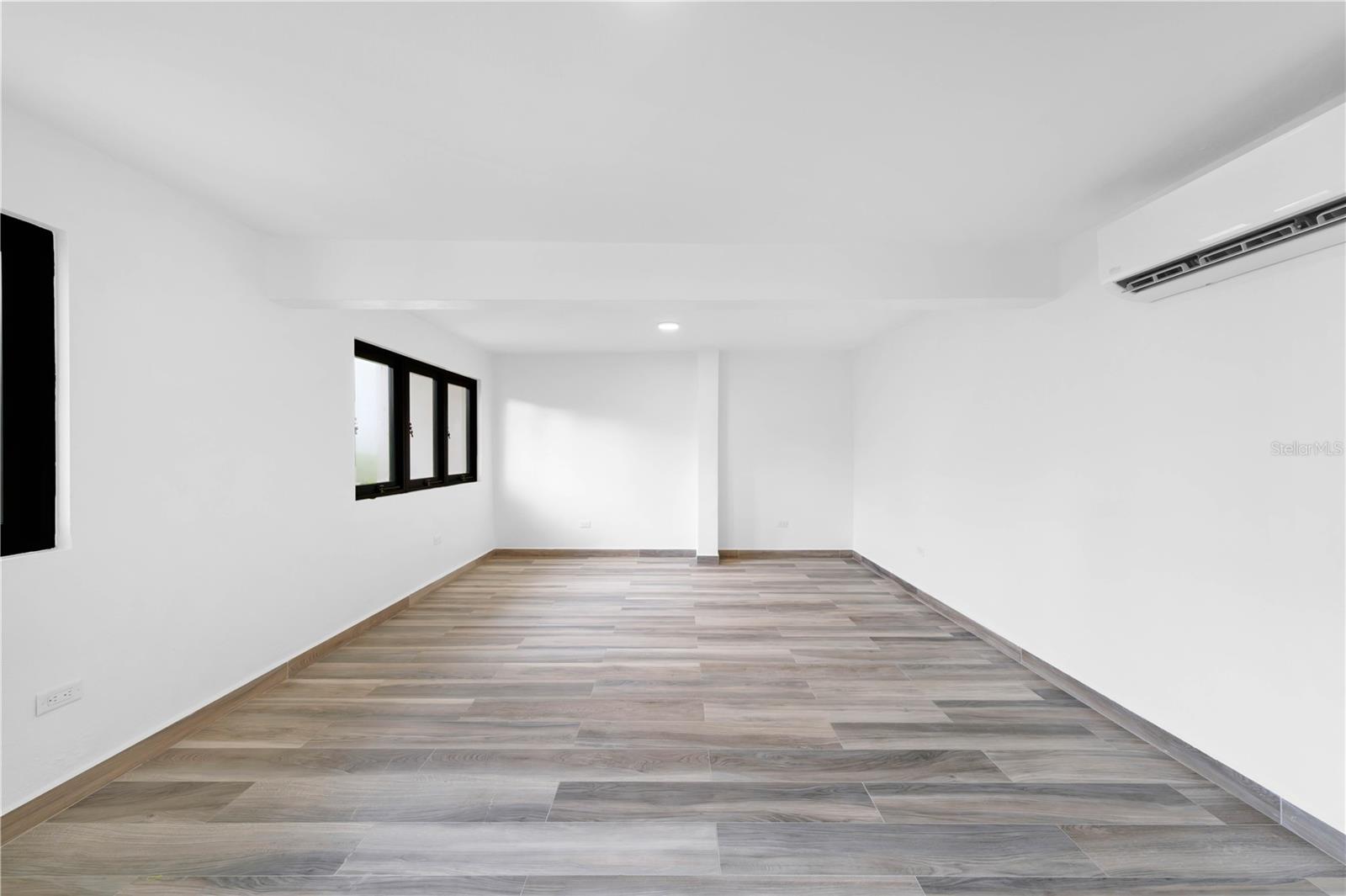 PR9117846 Property Photo