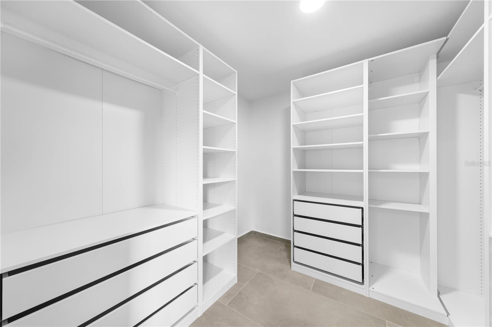 PR9117846 Property Photo