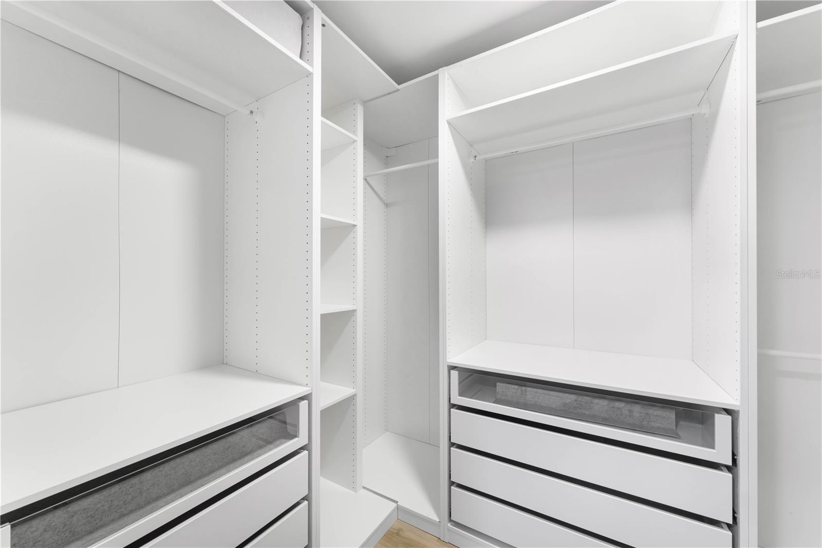 PR9117846 Property Photo