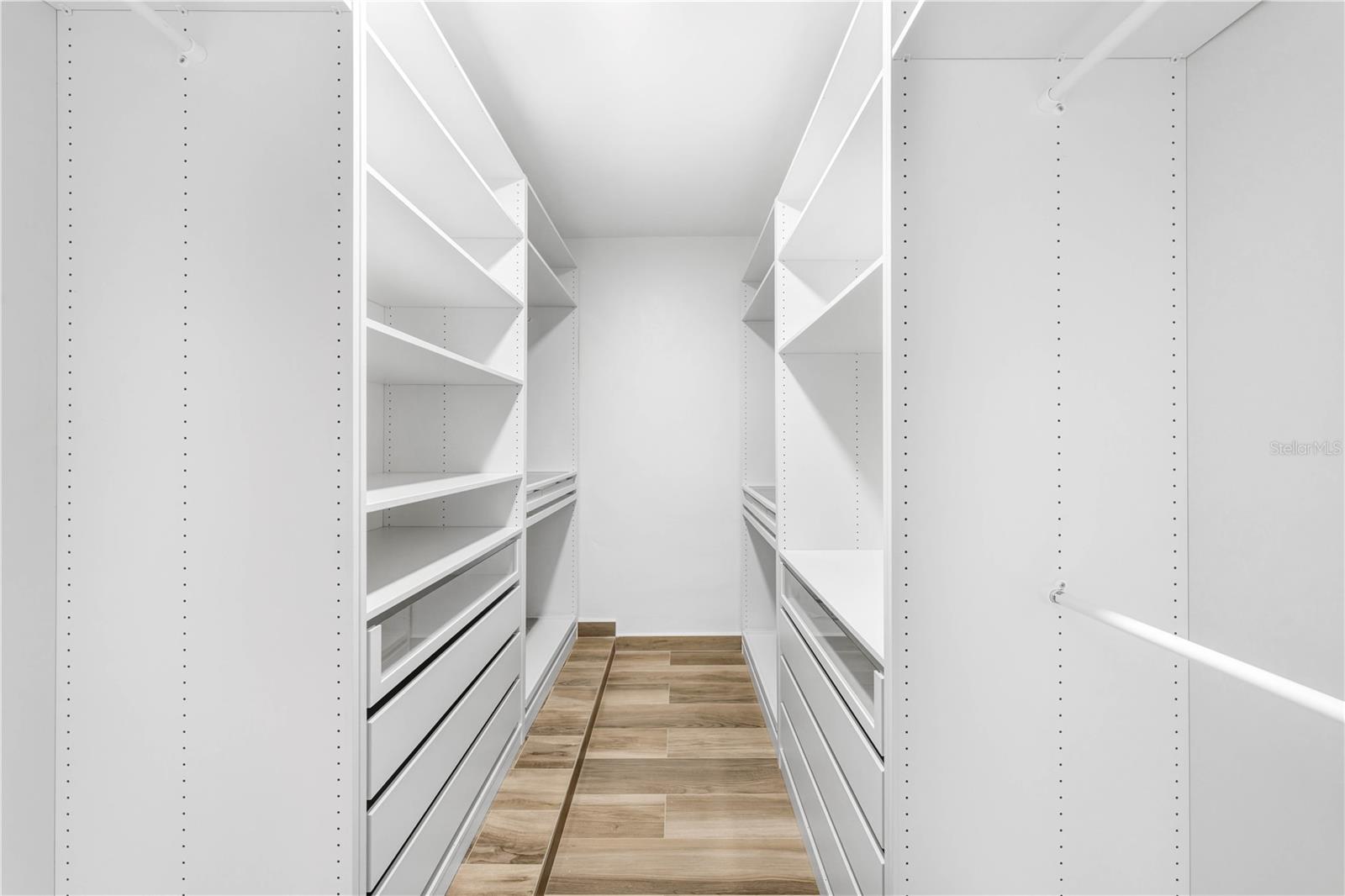 PR9117846 Property Photo