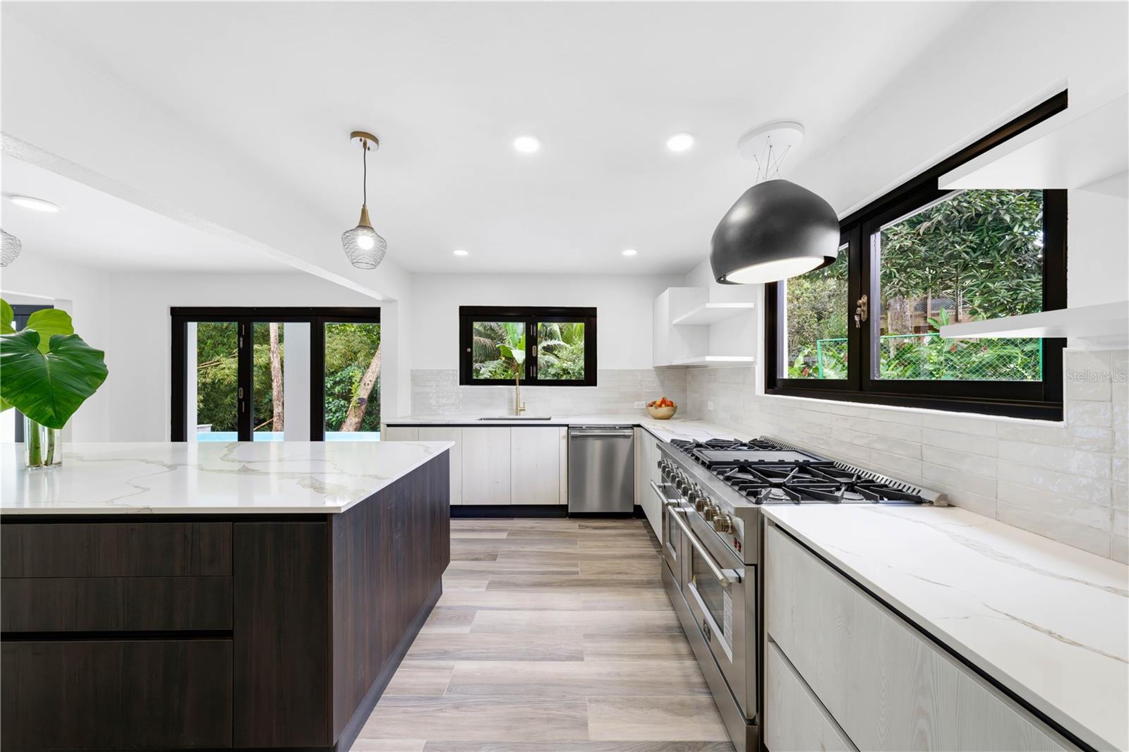 PR9117846 Property Photo