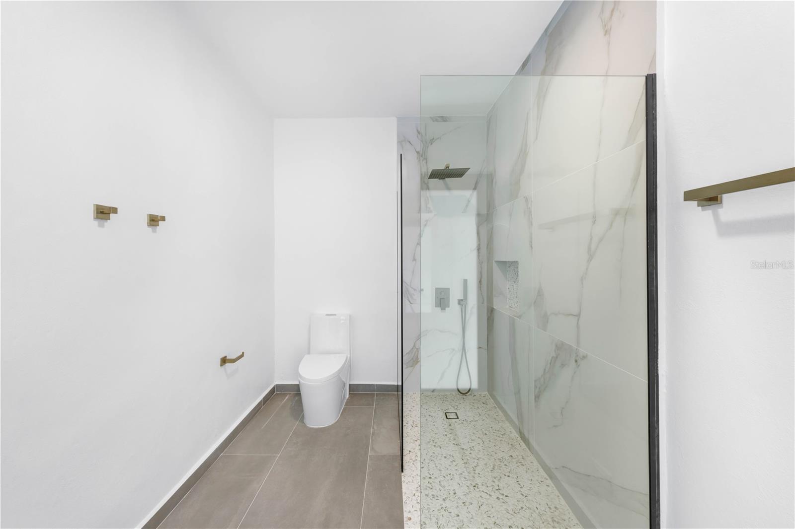 PR9117846 Property Photo