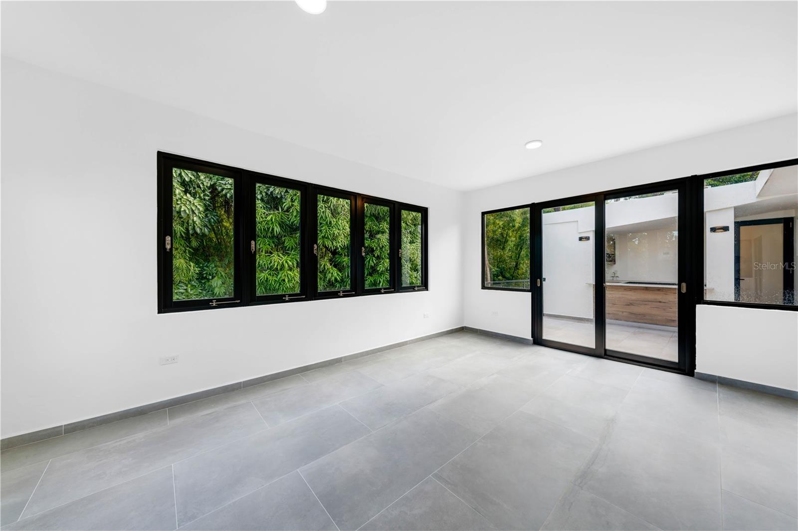 PR9117846 Property Photo