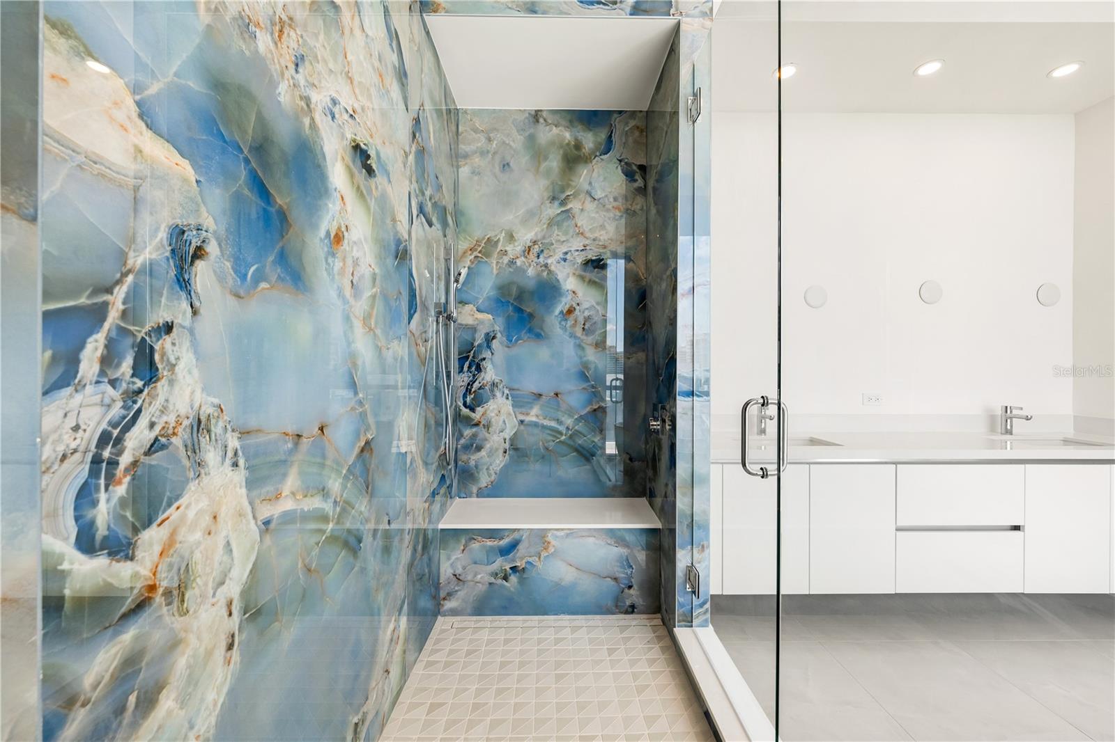 A4674587 Property Photo