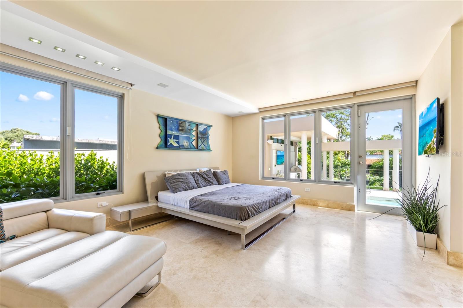 PR9117850 Property Photo