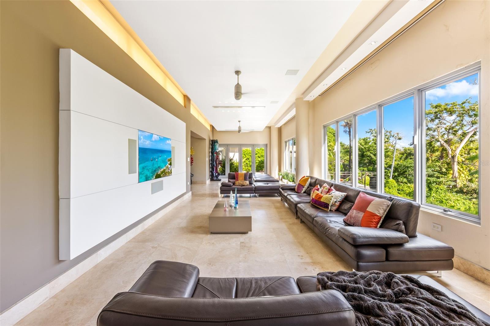 PR9117850 Property Photo