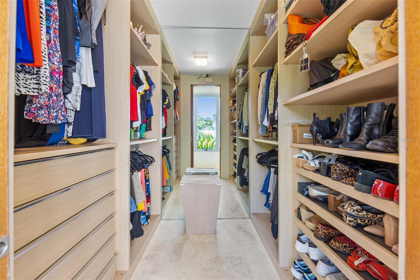 PR9117850 Property Photo