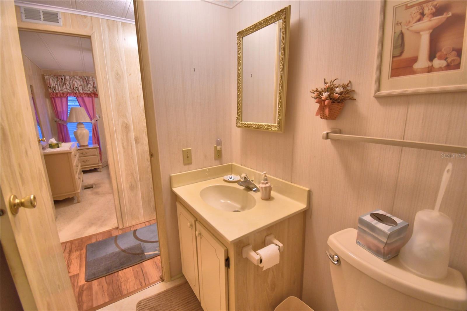 P4937233 Property Photo