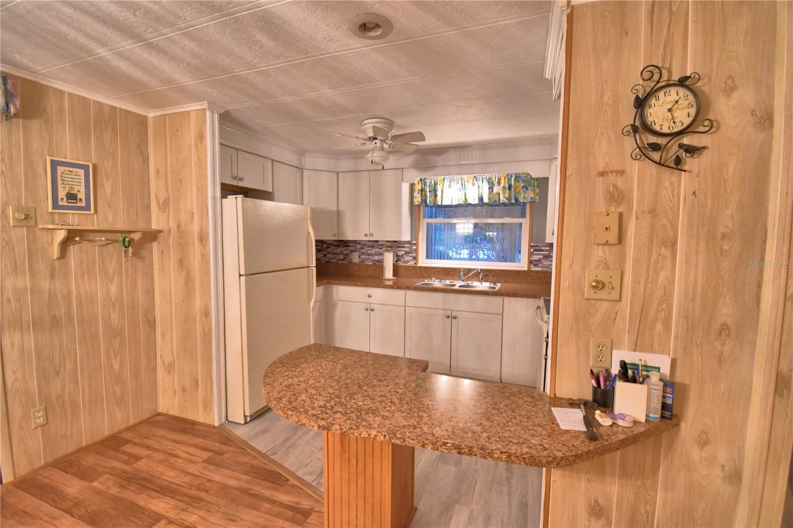 P4937233 Property Photo