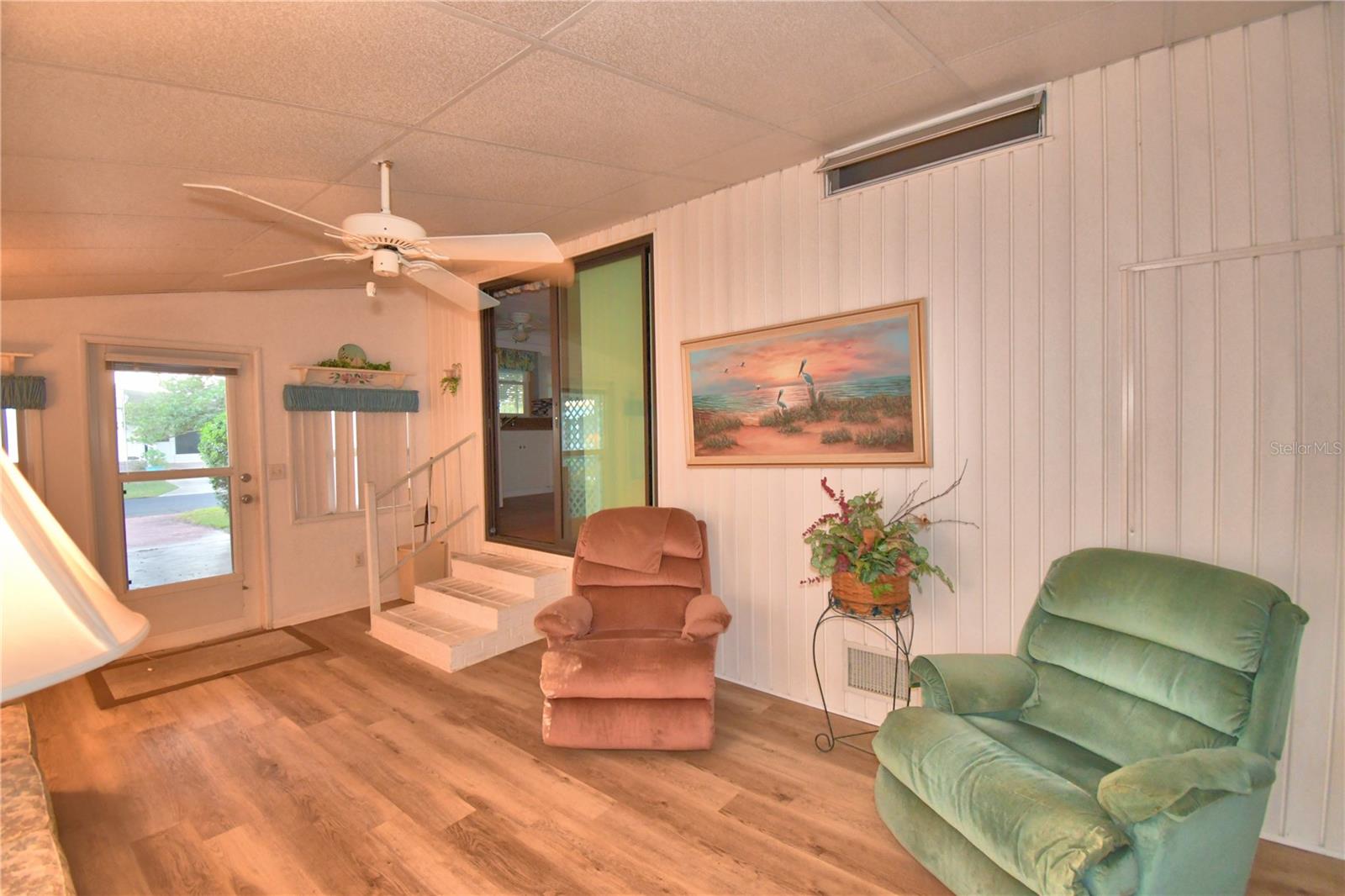 P4937233 Property Photo