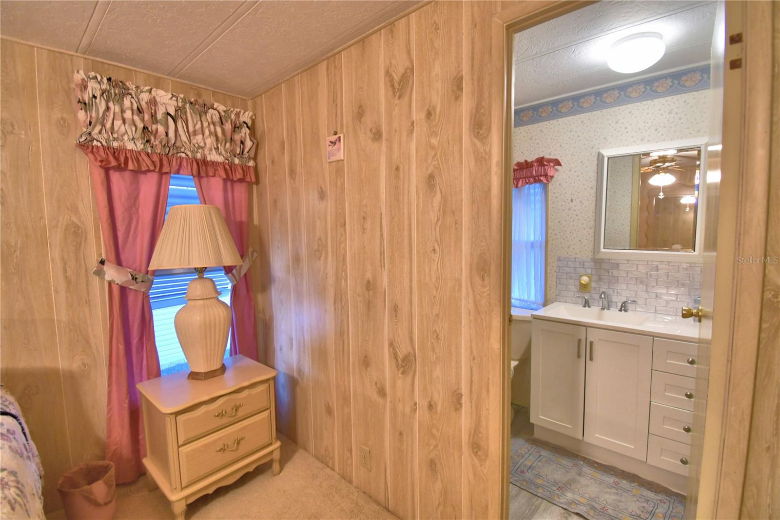 P4937233 Property Photo