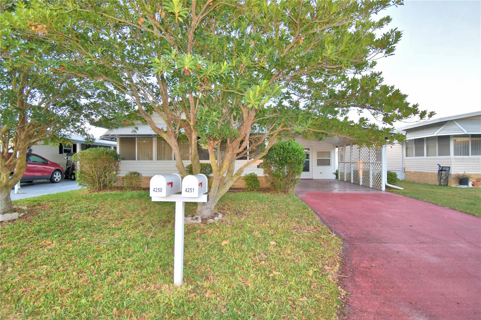 P4937233 Property Photo