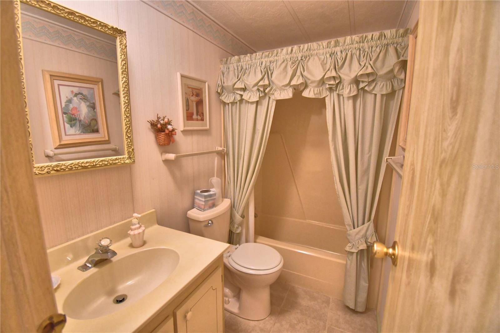 P4937233 Property Photo