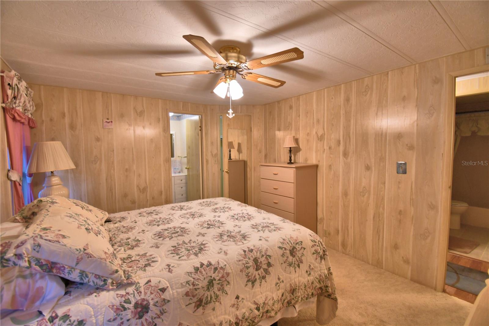 P4937233 Property Photo