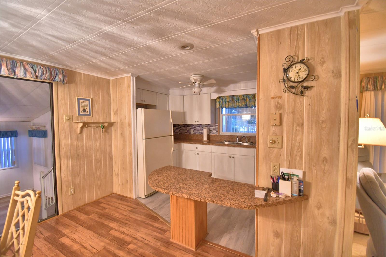 P4937233 Property Photo