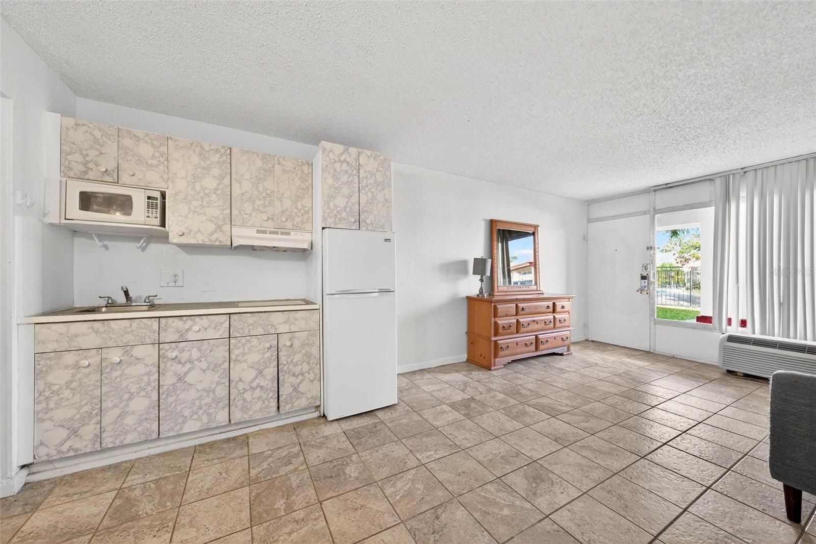 O6365974 Property Photo