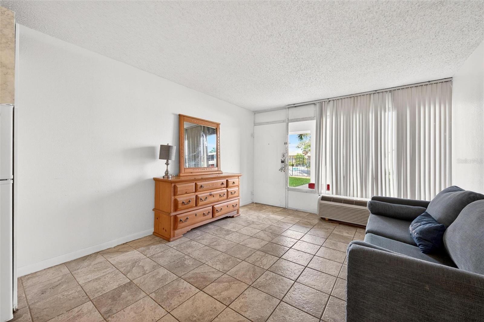 O6365974 Property Photo