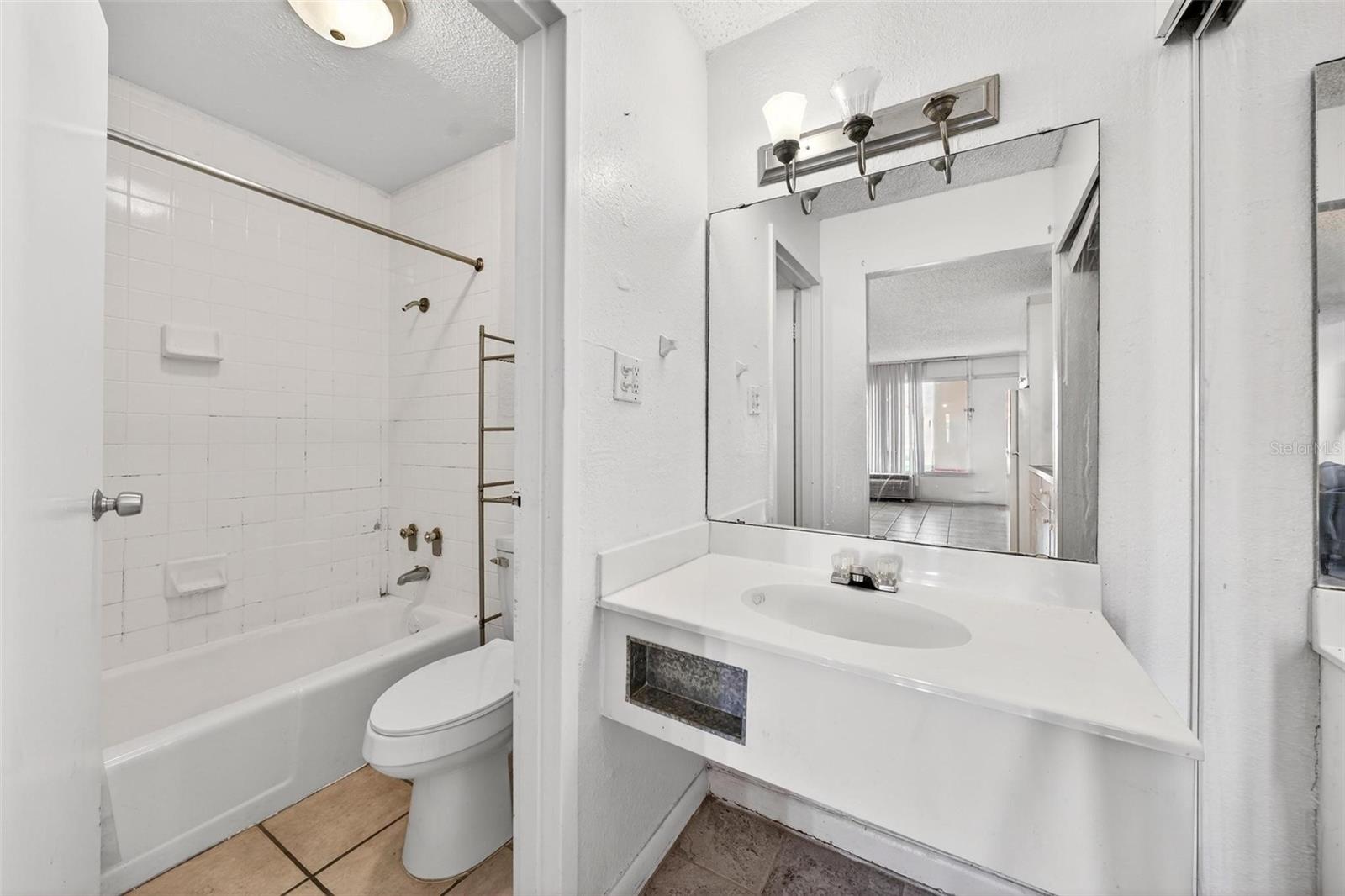 O6365974 Property Photo