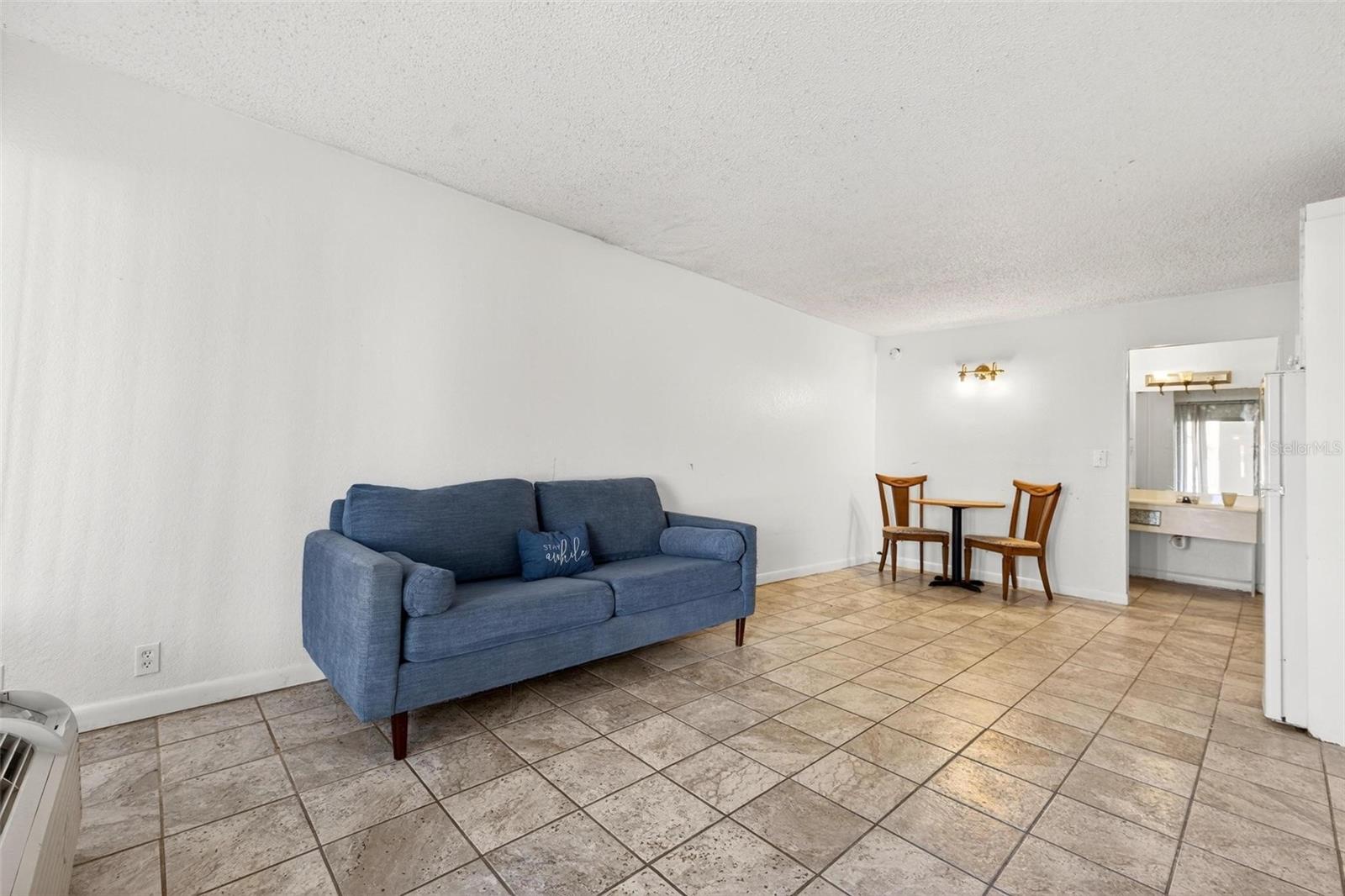 O6365974 Property Photo