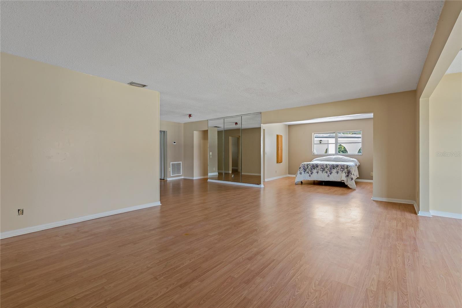 P4937234 Property Photo