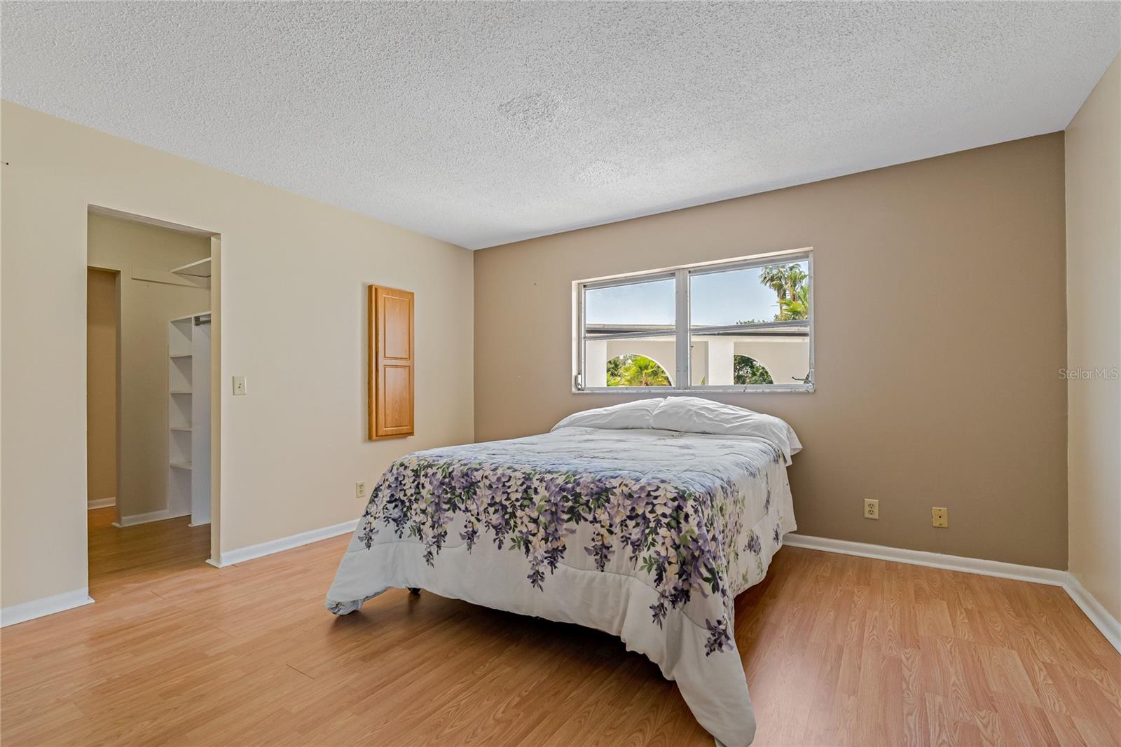 P4937234 Property Photo