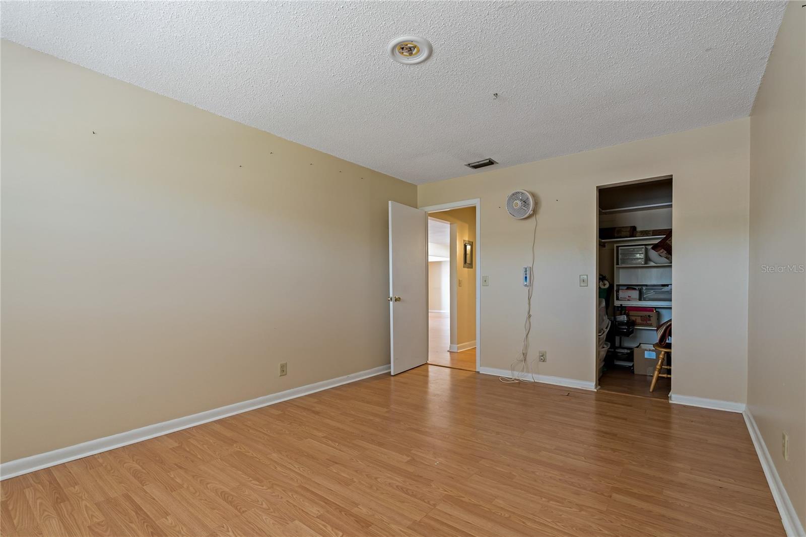 P4937234 Property Photo