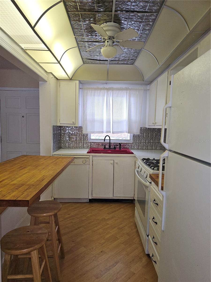 P4937234 Property Photo