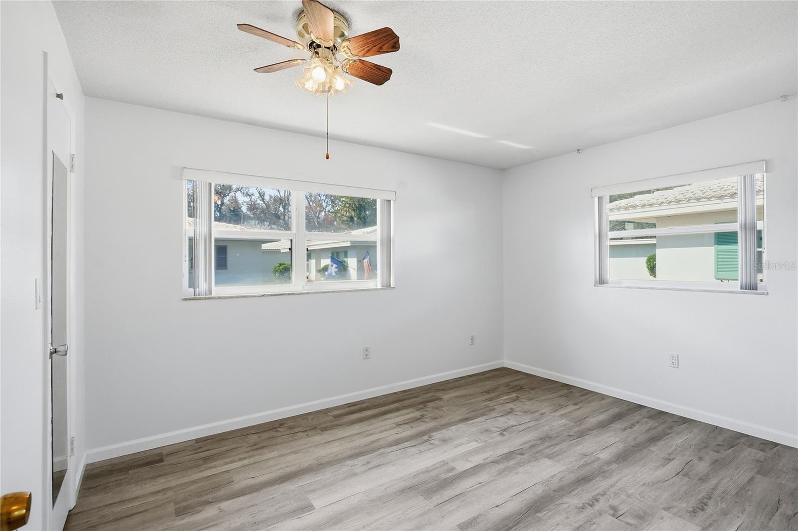 L4957783 Property Photo