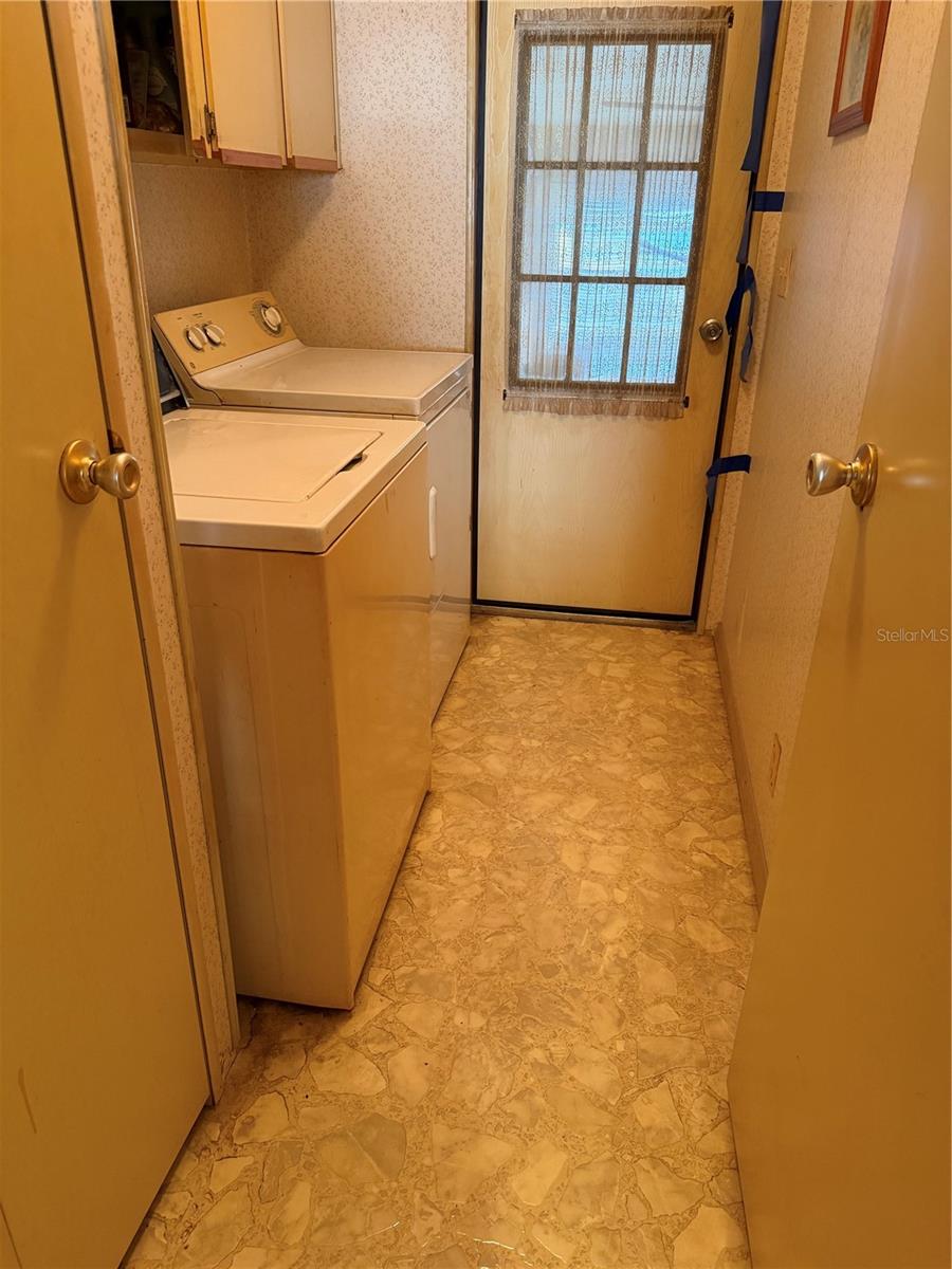 B4902122 Property Photo