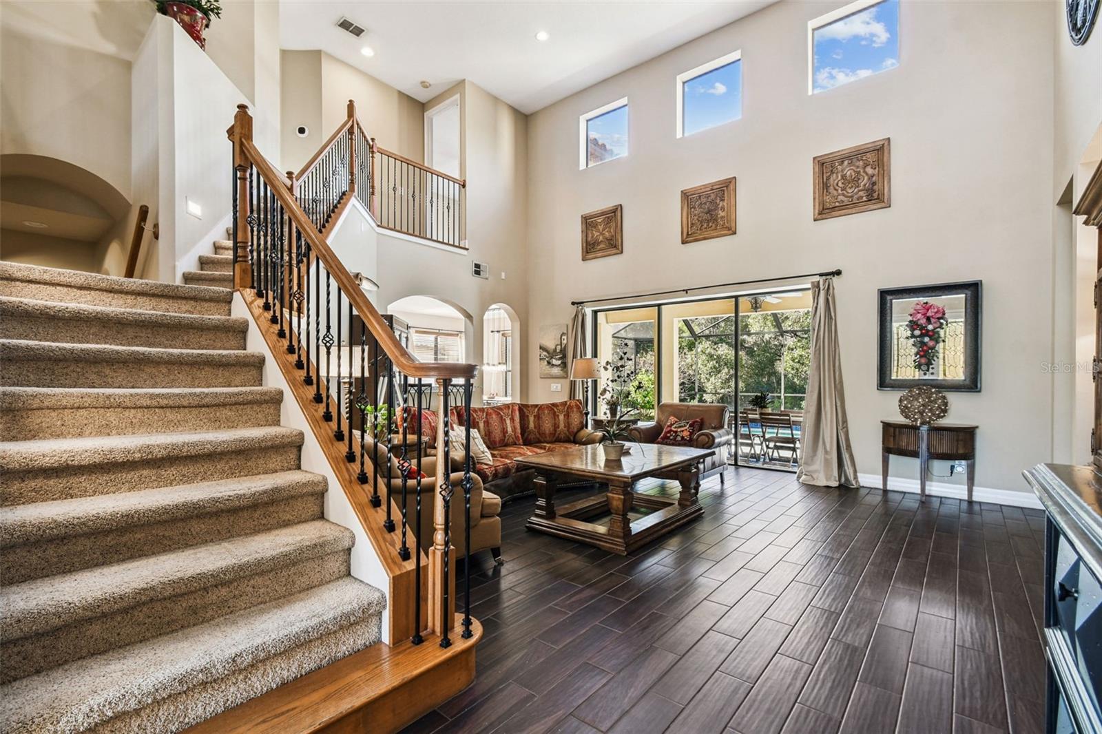 Entry 1 of 2 to upstairs