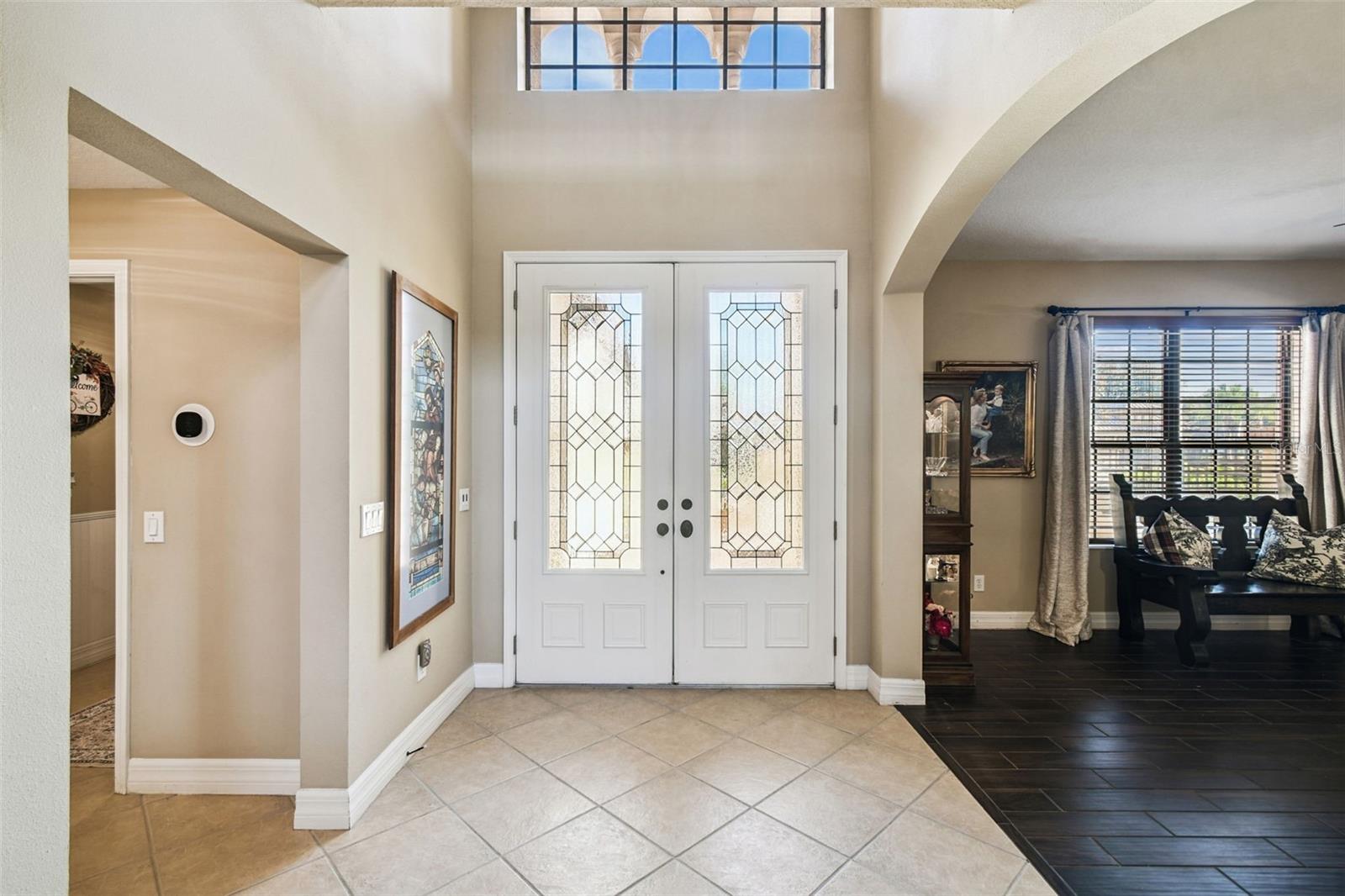 Two-story dramatic foyer entry