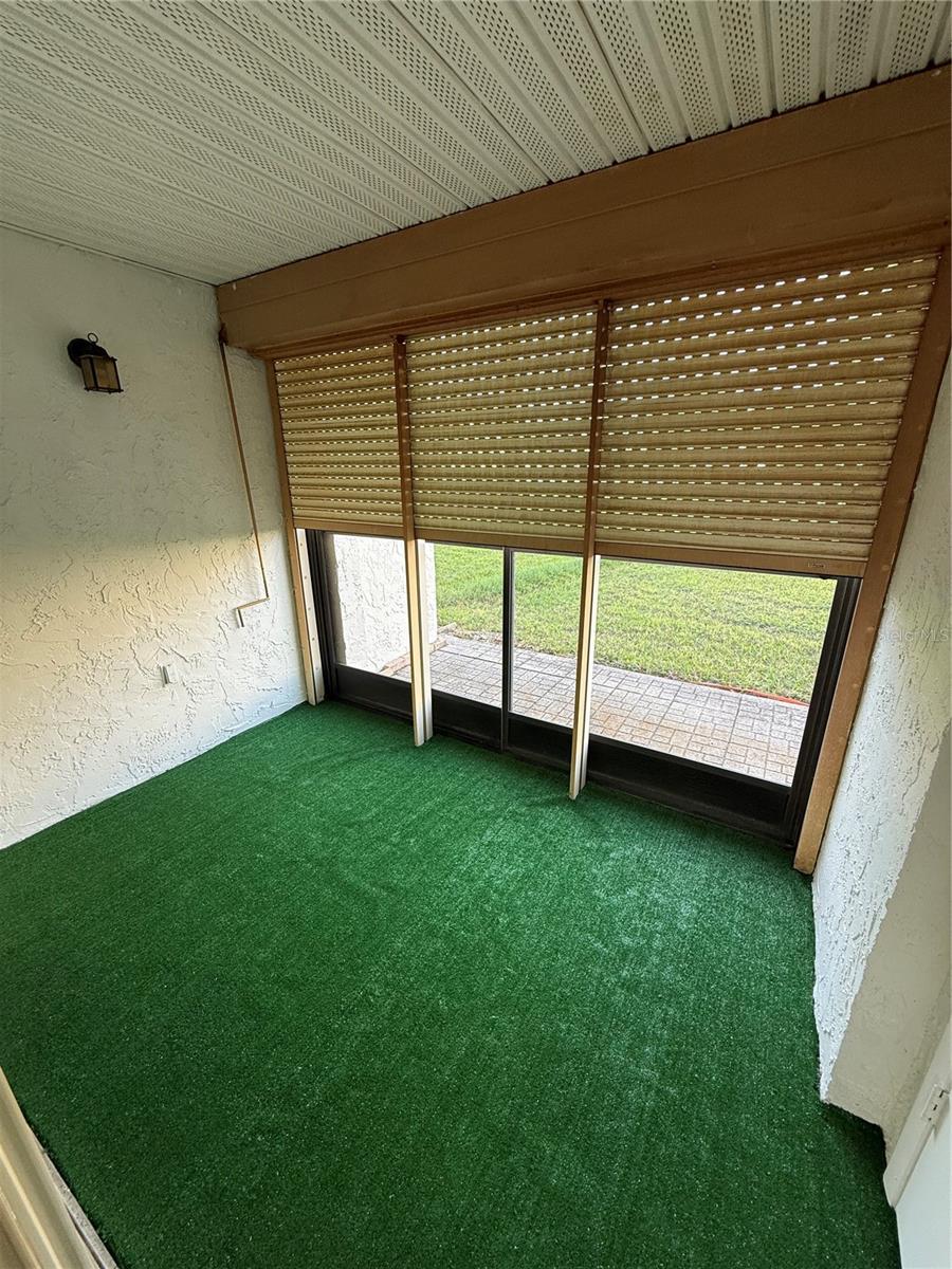 TB8454889 Property Photo