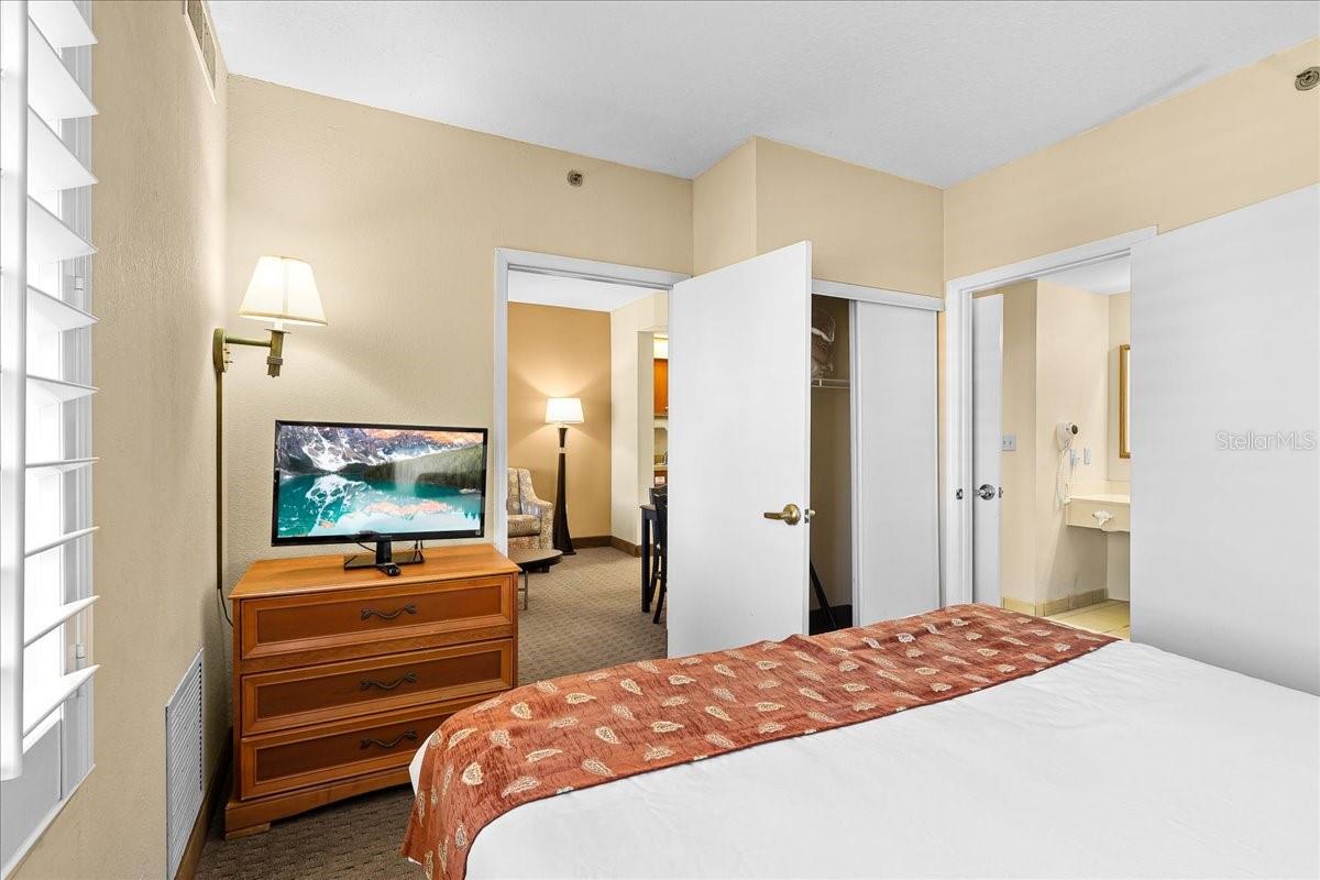 O6366072 Property Photo