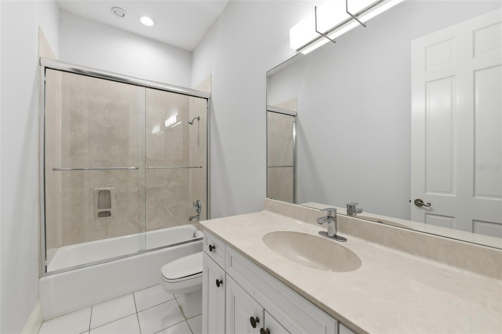 TB8454921 Property Photo