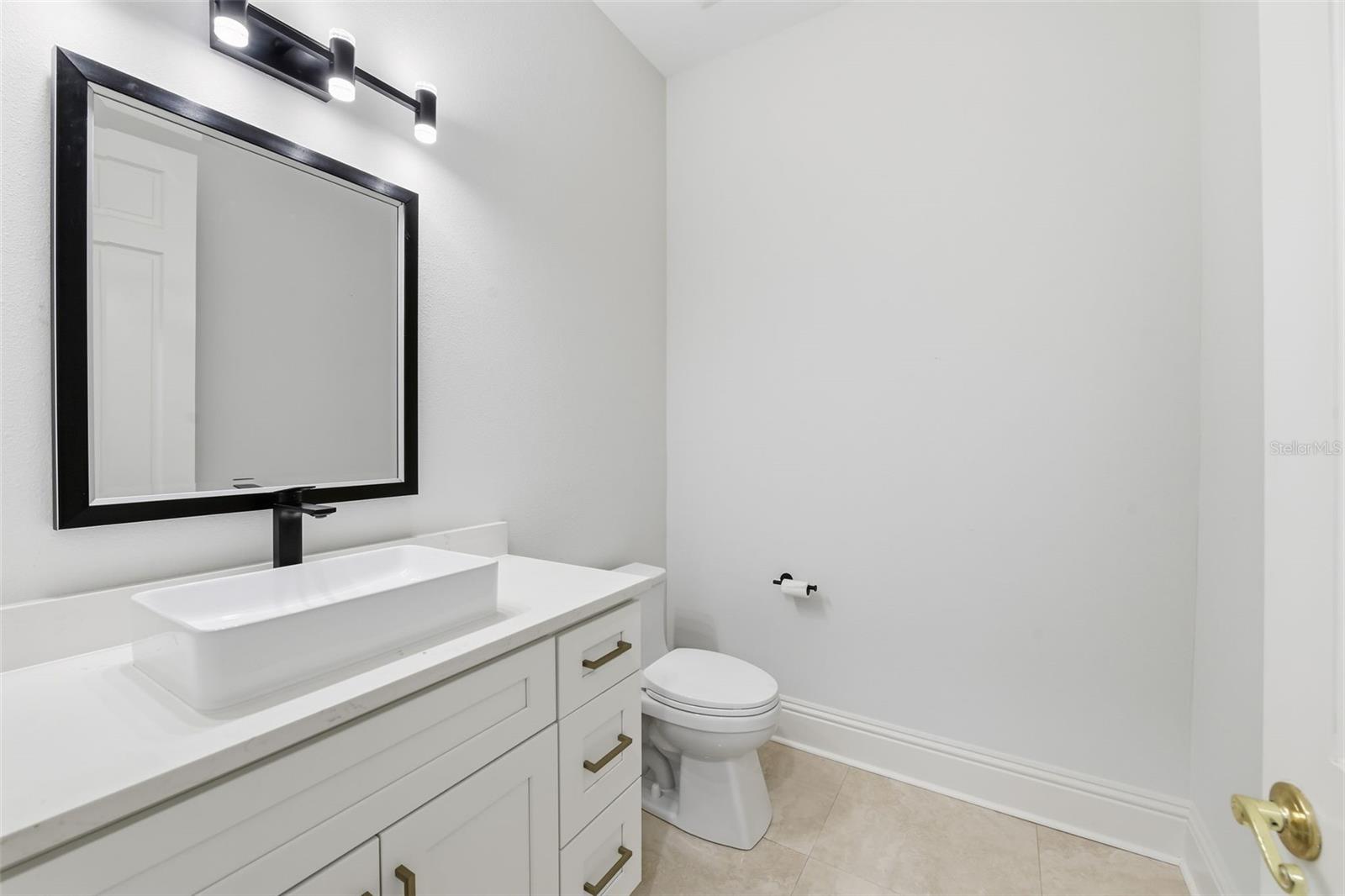 TB8454921 Property Photo