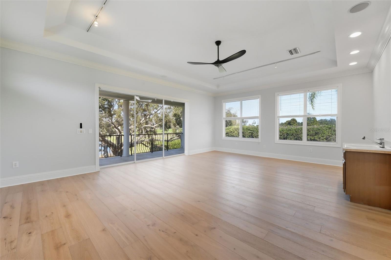 TB8454921 Property Photo