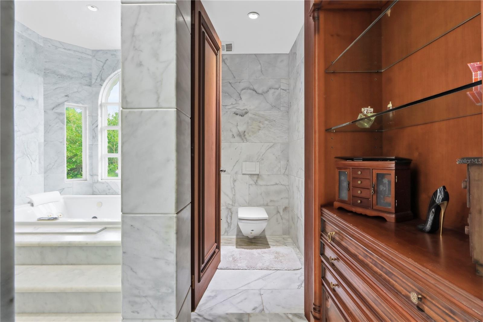 PR9117865 Property Photo