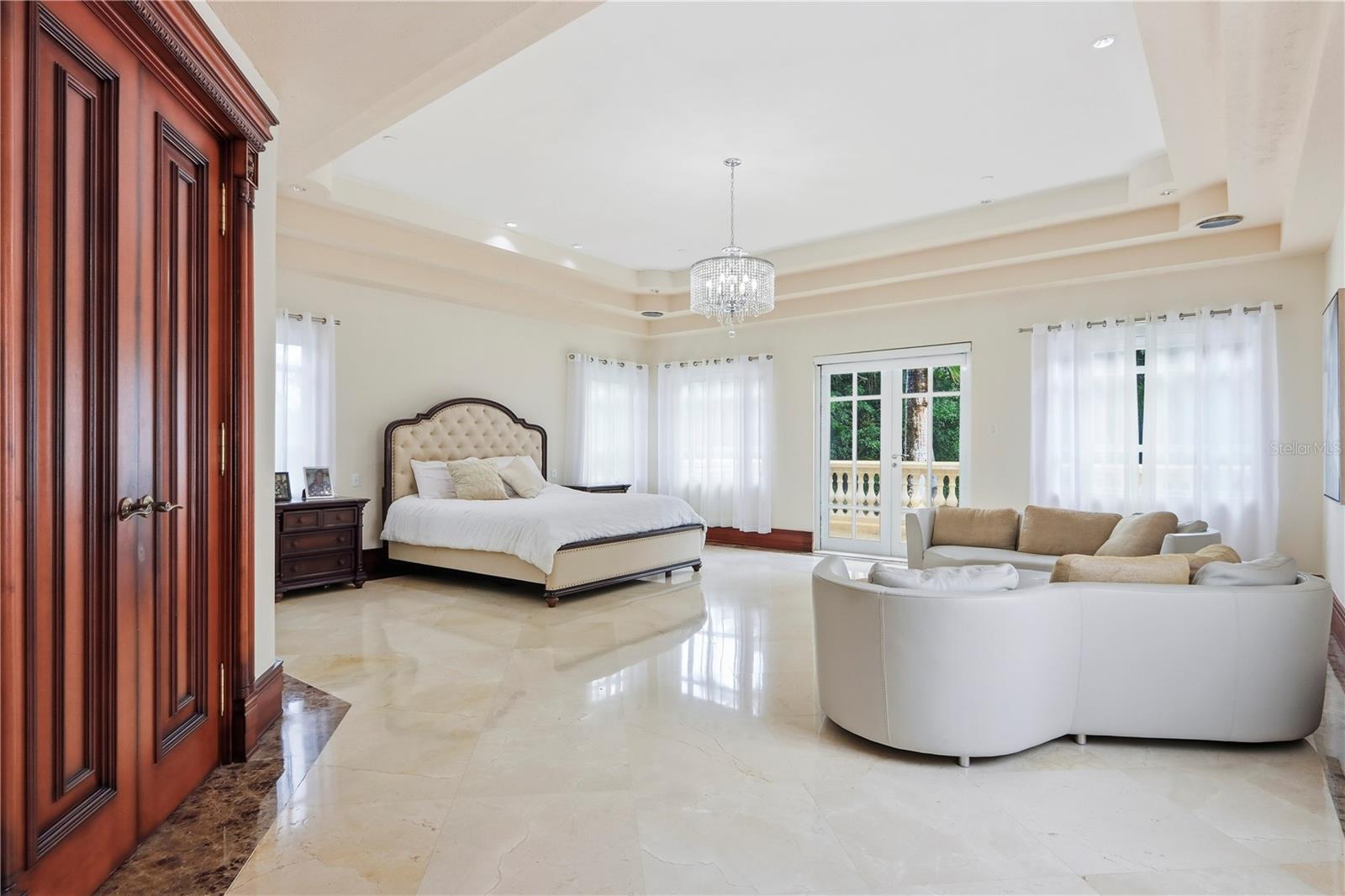 PR9117865 Property Photo