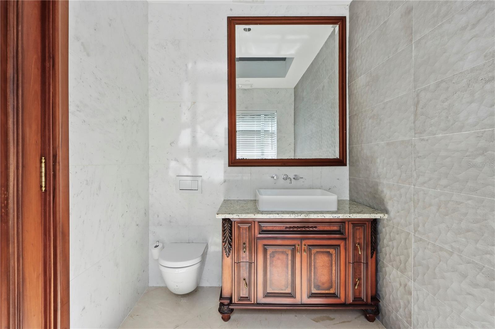 PR9117865 Property Photo