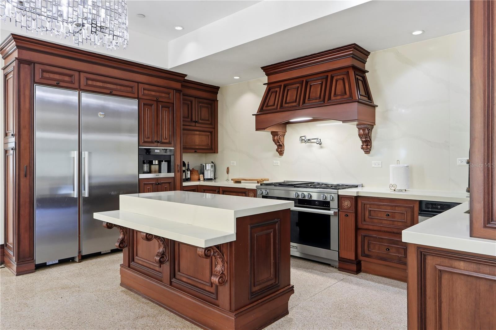 PR9117865 Property Photo