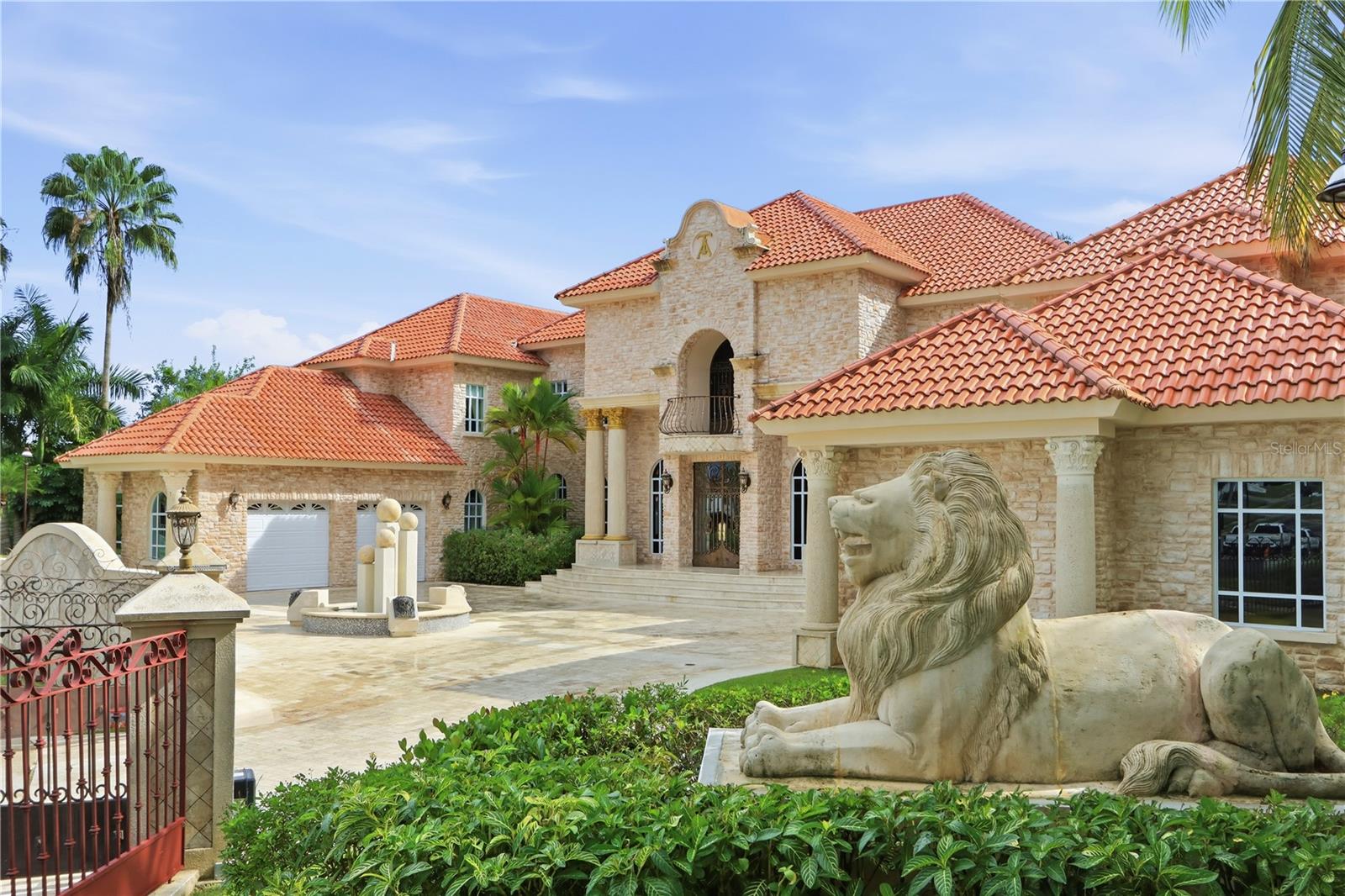 PR9117865 Property Photo