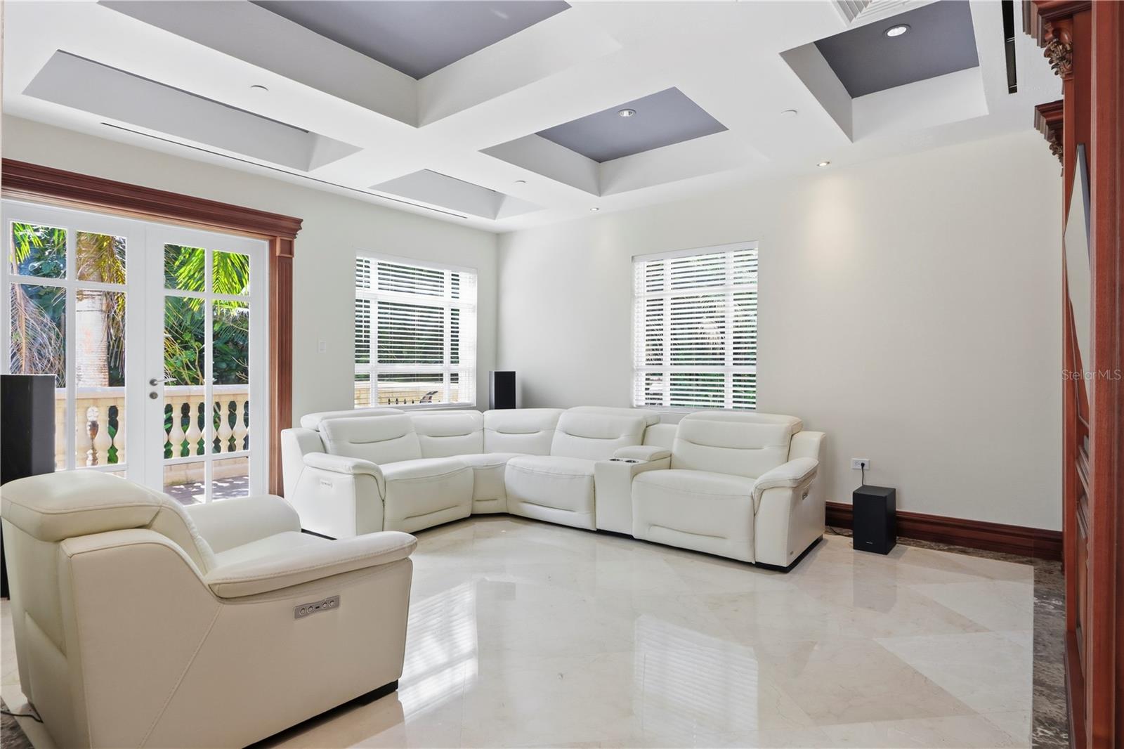 PR9117865 Property Photo