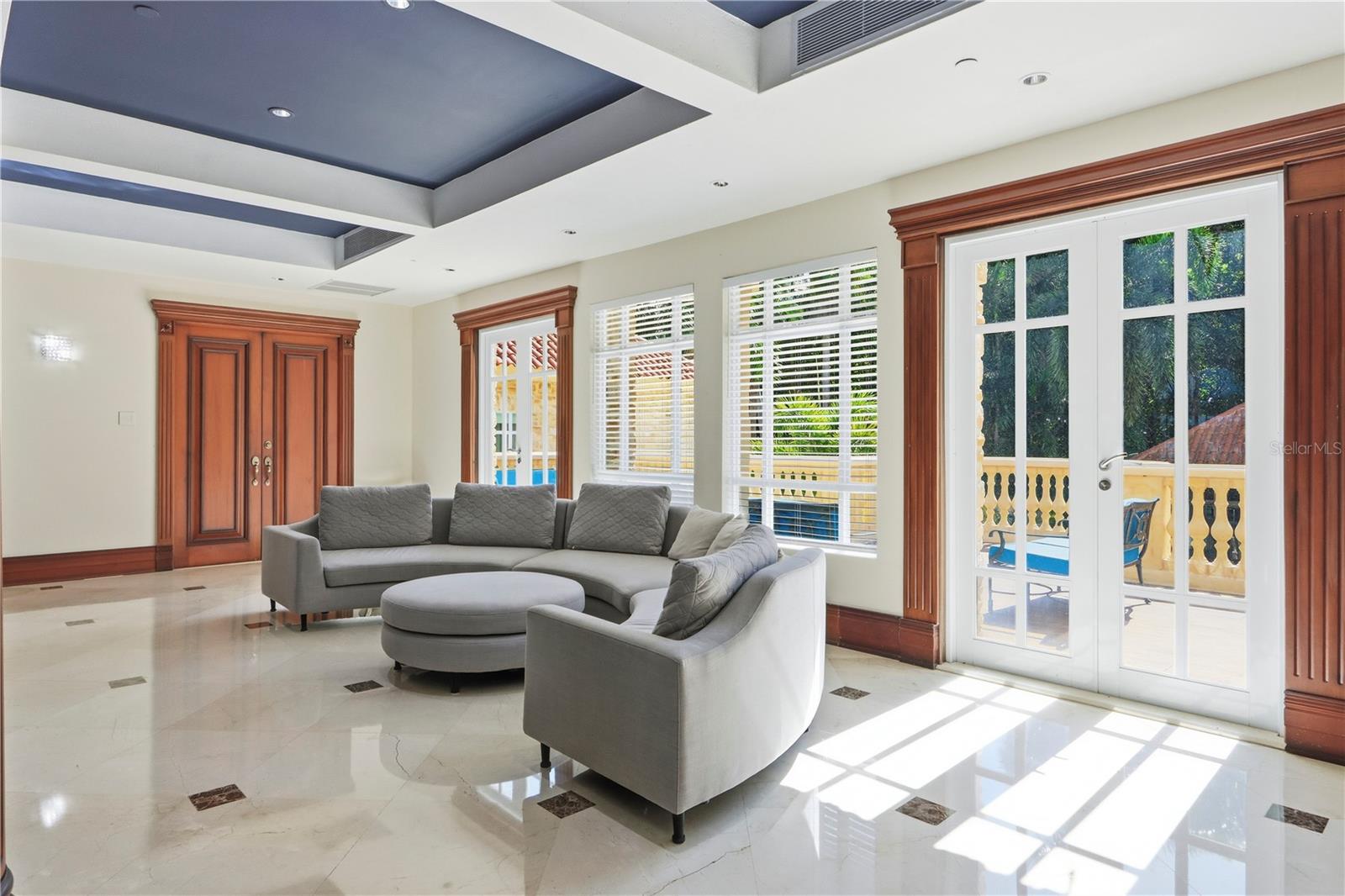 PR9117865 Property Photo